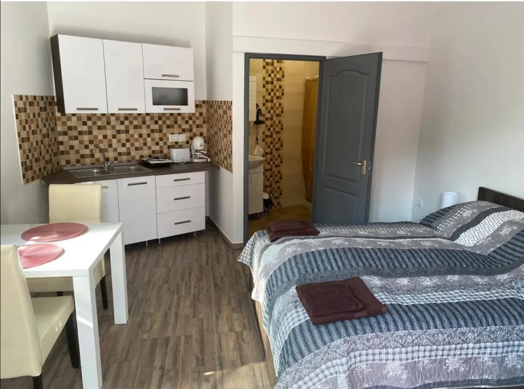 Eros Apartman Hajduszoboszlo Apartment