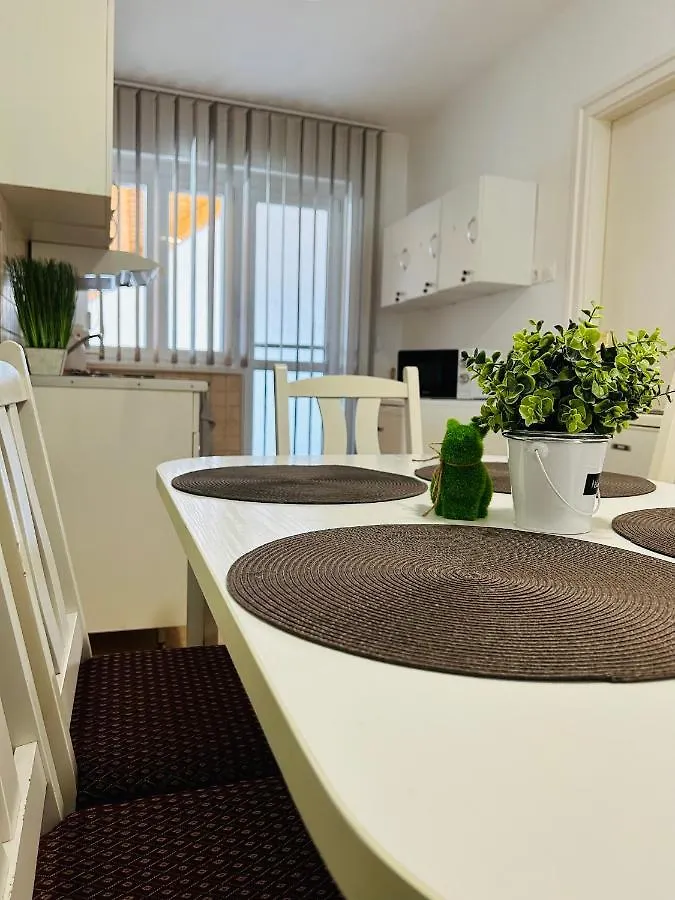Eros Apartman Hajduszoboszlo Apartment